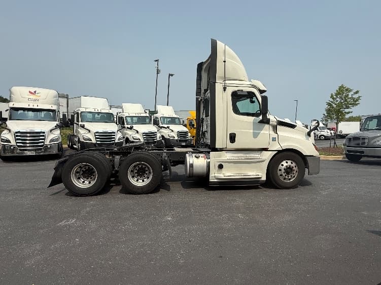 2019 Freightliner Cascadia in Reading, PA — photo 8