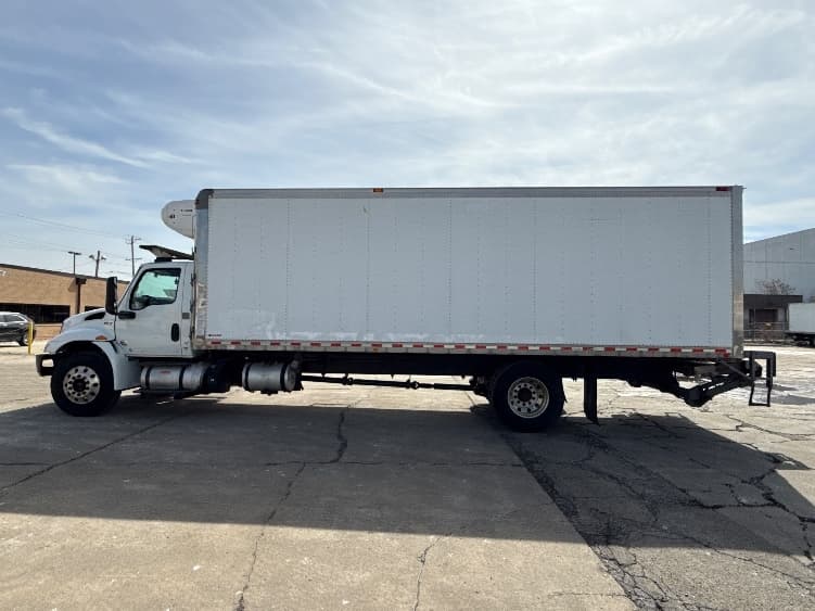2019 International MV in Chicago (Melrose Park), IL — photo 4