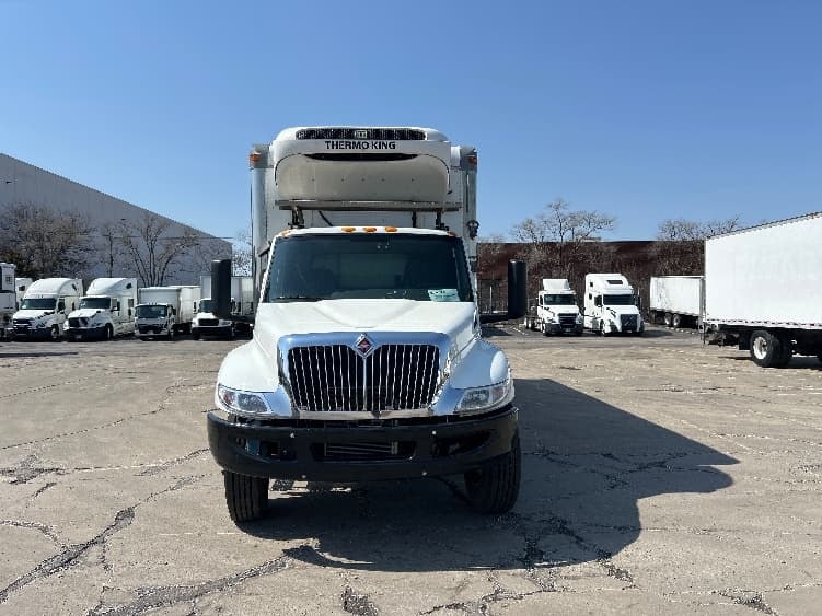 2019 International MV in Chicago (Melrose Park), IL — photo 2