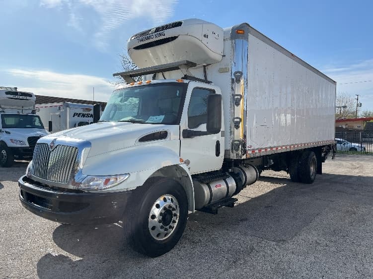 2019 International MV in Chicago (Melrose Park), IL — photo 3