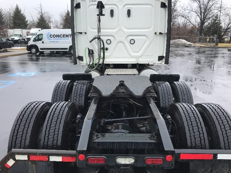 2020 Freightliner Cascadia in Bensalem, PA — photo 6