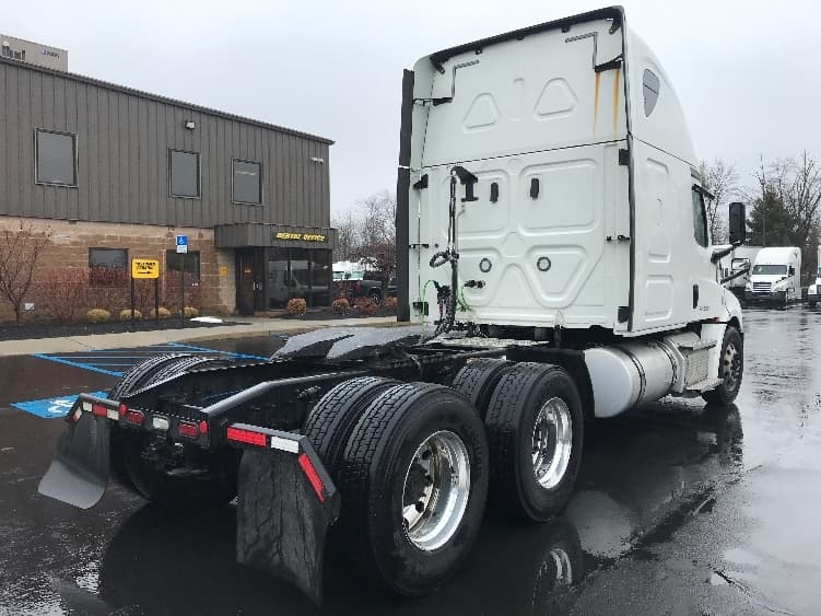 2020 Freightliner Cascadia in Bensalem, PA — photo 7