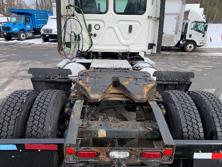 2019 Freightliner Cascadia in Franklin, MA — photo 6