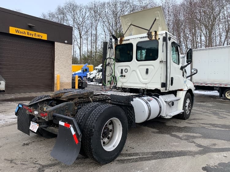 2019 Freightliner Cascadia in Franklin, MA — photo 7