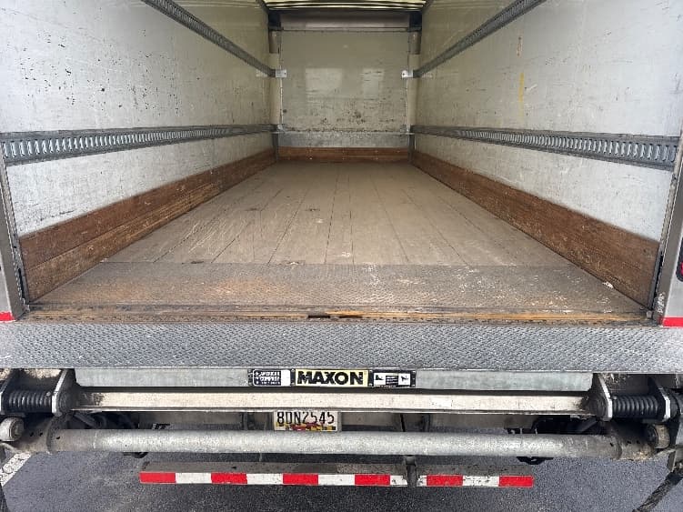 2019 Freightliner M2 106 in Baltimore, MD — photo 10