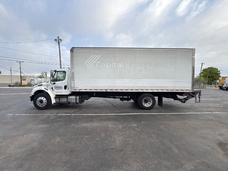 2019 Freightliner M2 106 in Baltimore, MD — photo 4