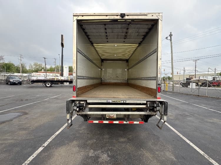 2019 Freightliner M2 106 in Baltimore, MD — photo 8