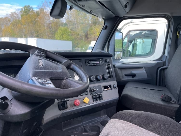 2018 Freightliner Cascadia in Elmira, NY — photo 10