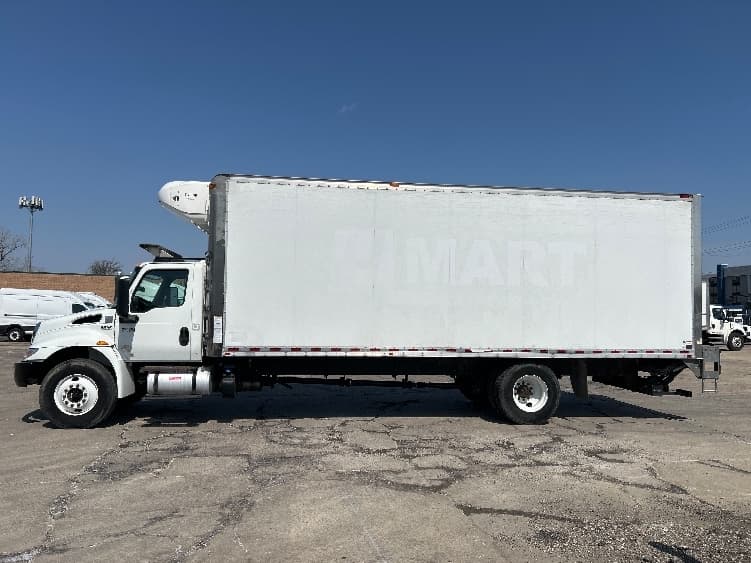 2019 International MV in Chicago (Melrose Park), IL — photo 4