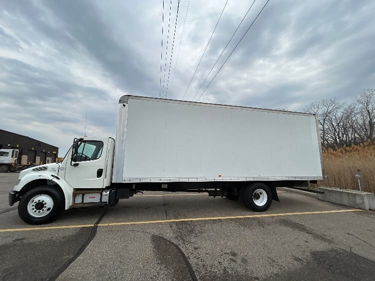 2020 Freightliner M2 106 in Warren, MI — photo 4
