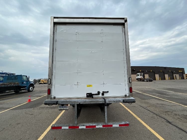 2020 Freightliner M2 106 in Warren, MI — photo 7