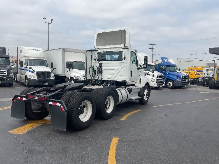 2019 International LT in Torrance, CA — photo 7