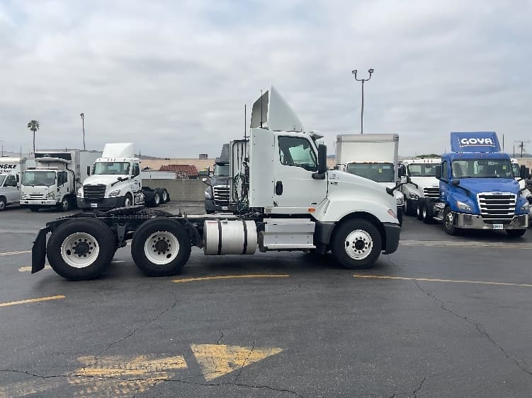 2019 International LT in Torrance, CA — photo 8