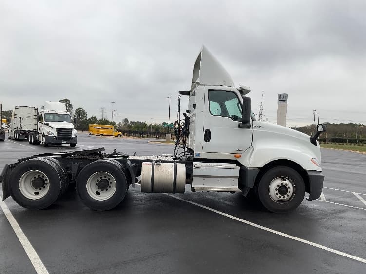 2019 International LT in Concord, NC — photo 8