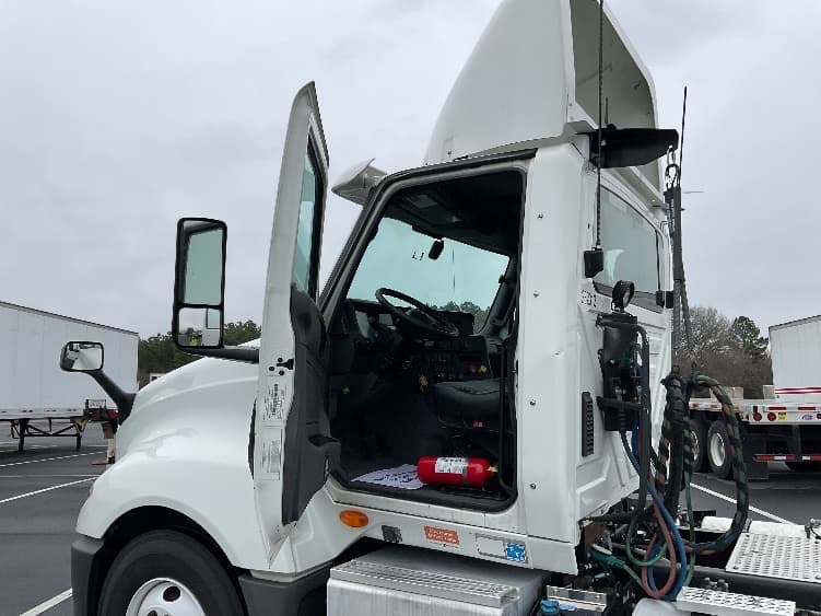 2019 International LT in Concord, NC — photo 9