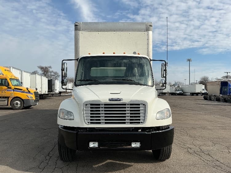 2020 Freightliner M2 106 in Elkhart, IN — photo 2