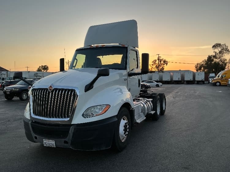 2020 International LT in Torrance, CA — photo 3