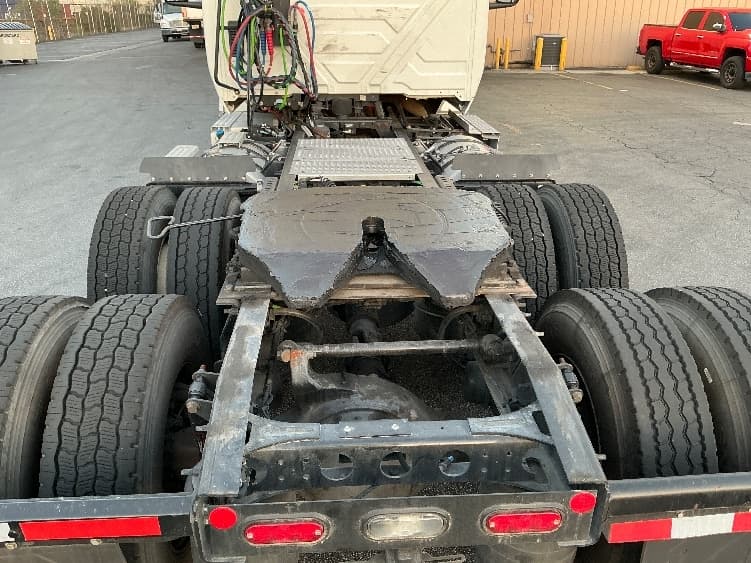 2020 International LT in Torrance, CA — photo 6