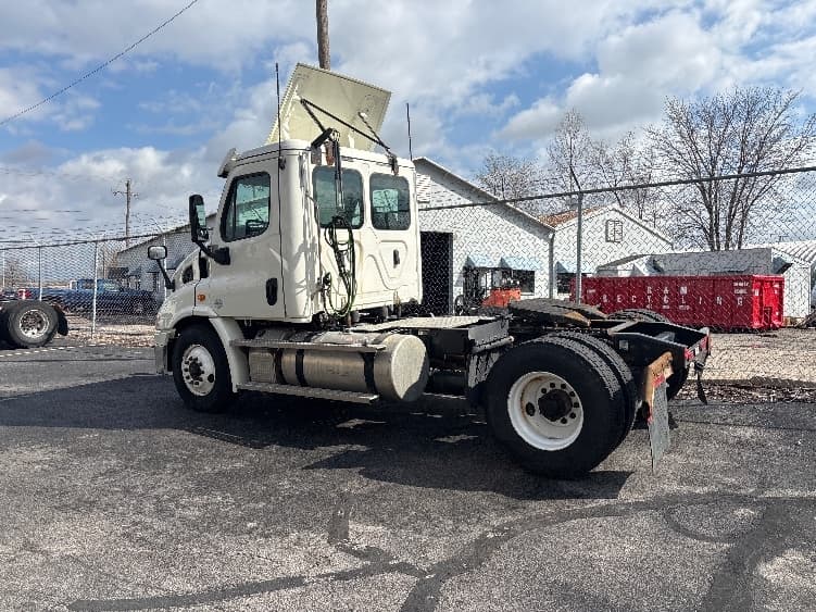 2020 Freightliner Cascadia in Middlefield, OH — photo 5