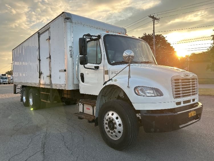 2019 Freightliner M2 106