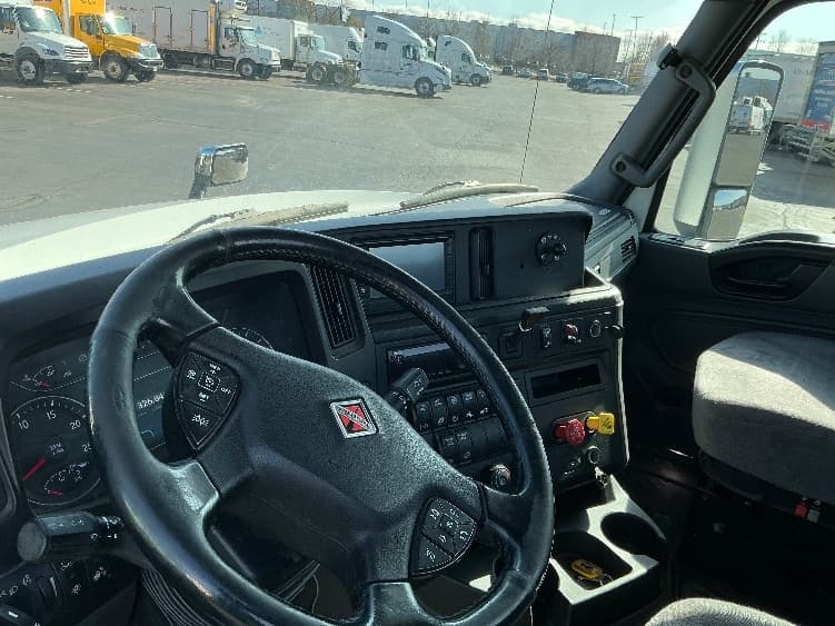 2020 International LT in Sturtevant, WI — photo 10