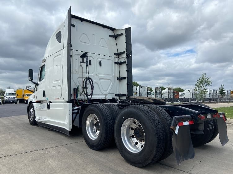 2023 Freightliner Cascadia in San Antonio, TX — photo 5