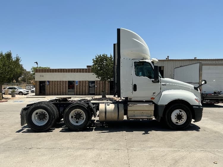 2020 International LT in Fontana, CA — photo 8