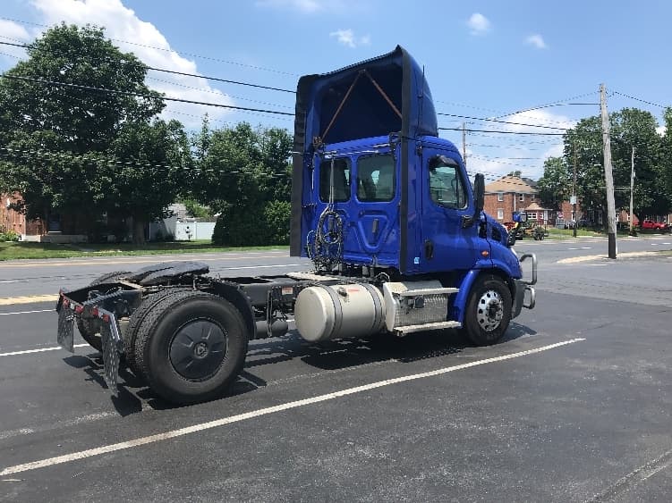 2020 Freightliner Cascadia in Allentown, PA — photo 7