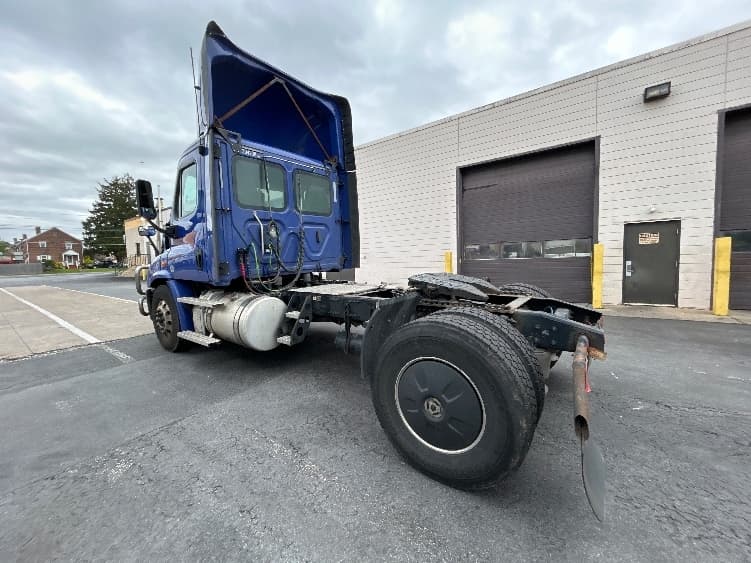 2020 Freightliner Cascadia in Allentown, PA — photo 5