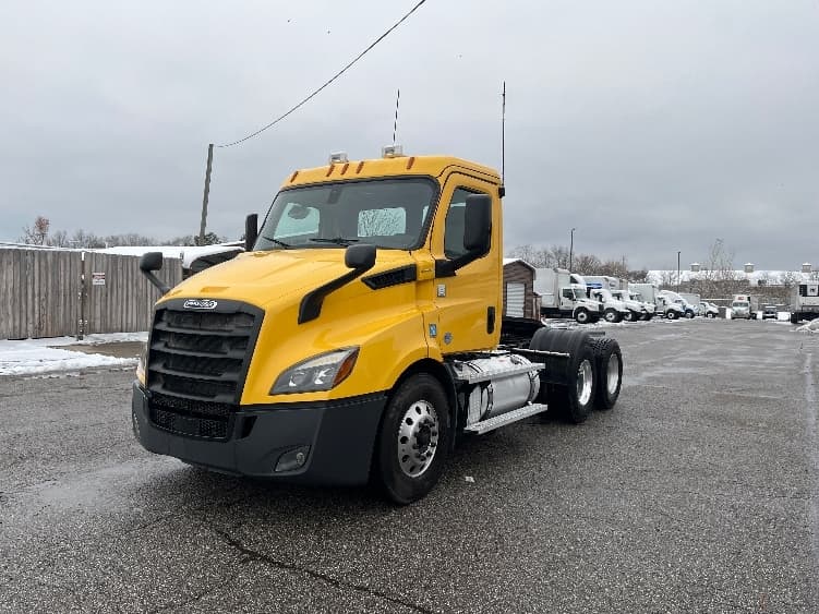 2020 Freightliner Cascadia in Piqua, OH — photo 3
