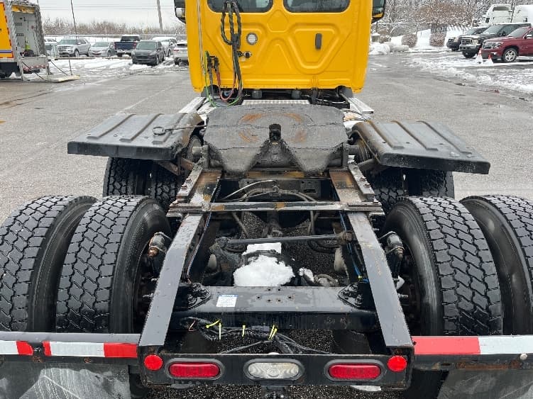 2020 Freightliner Cascadia in Piqua, OH — photo 6