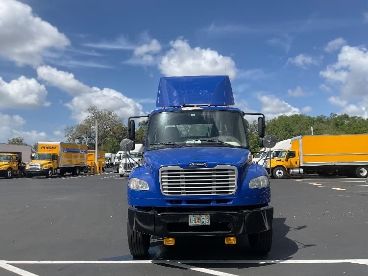 2020 Freightliner M2 106 in Tampa, FL — photo 2