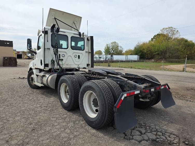 2020 Freightliner Cascadia in Jackson, MI — photo 5