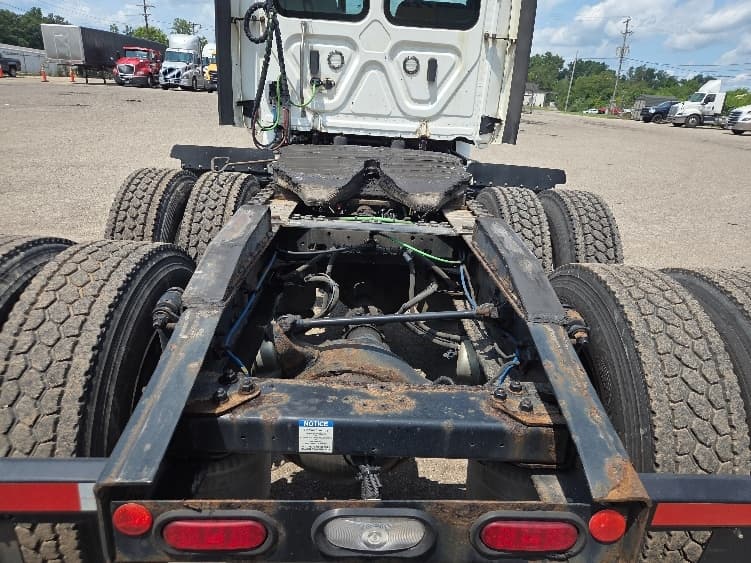 2020 Freightliner Cascadia in Jackson, MI — photo 6