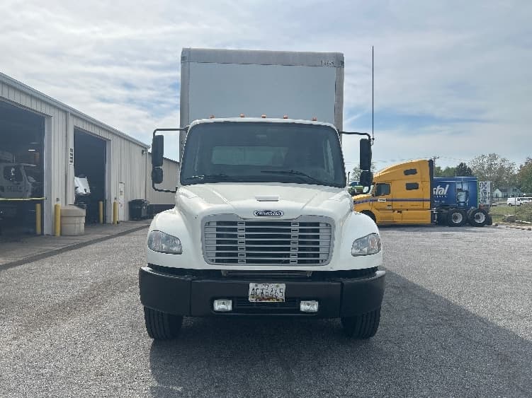 2018 Freightliner M2 106 in Milford, DE — photo 2