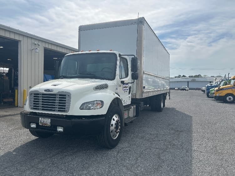 2018 Freightliner M2 106 in Milford, DE — photo 3