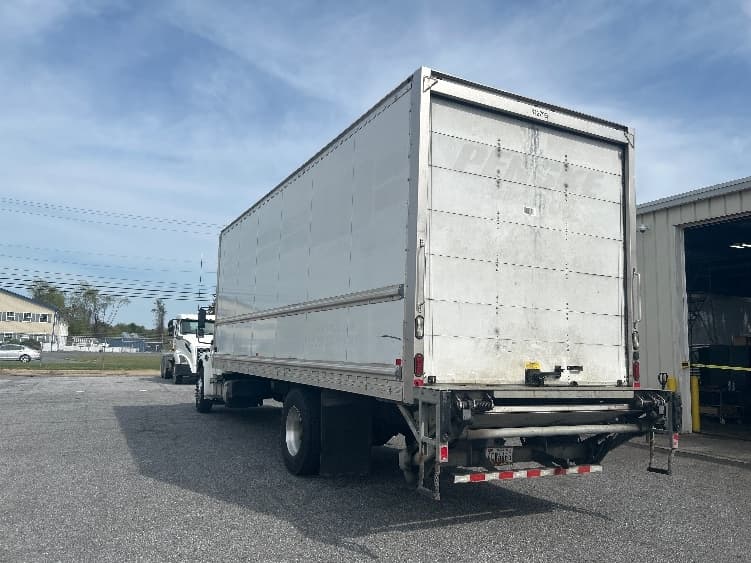 2018 Freightliner M2 106 in Milford, DE — photo 6