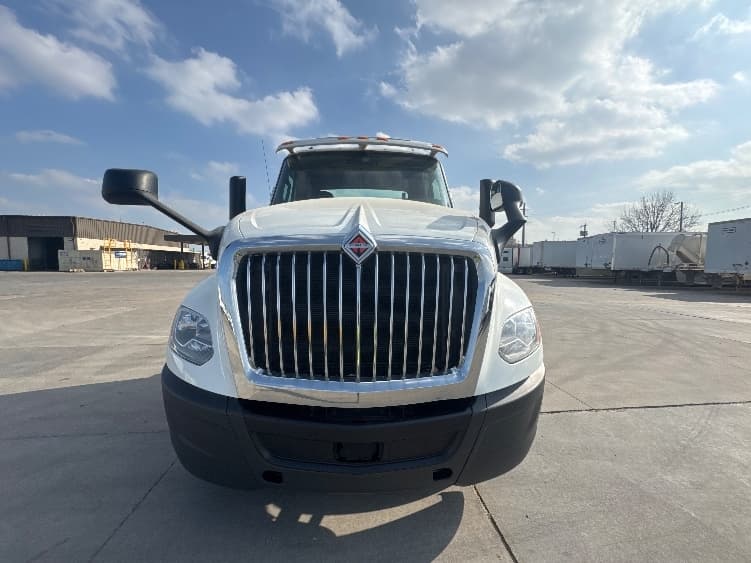 2018 International LT in Fort Worth, TX — photo 2