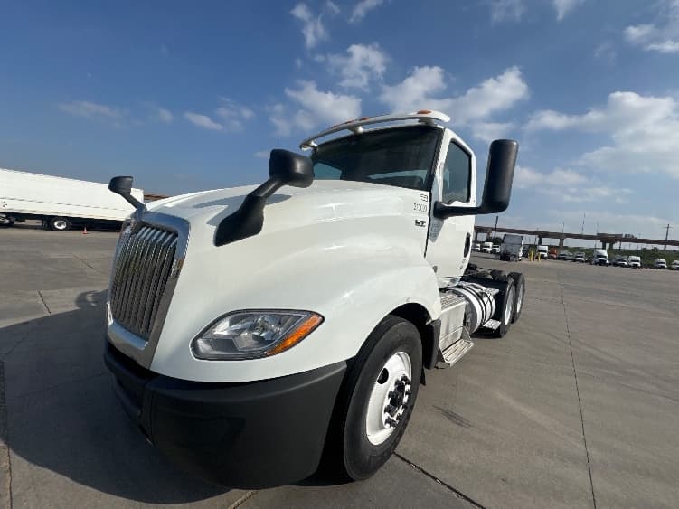2018 International LT in Fort Worth, TX — photo 3