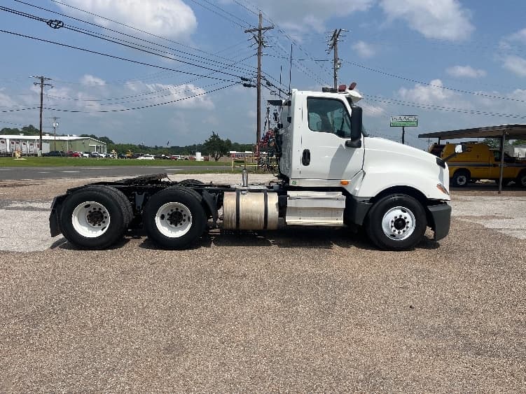 2018 International LT in Longview, TX — photo 8