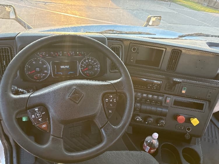 2018 International LT in Arlington, TX — photo 10