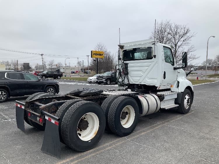 2018 International LT in Fredonia, NY — photo 7