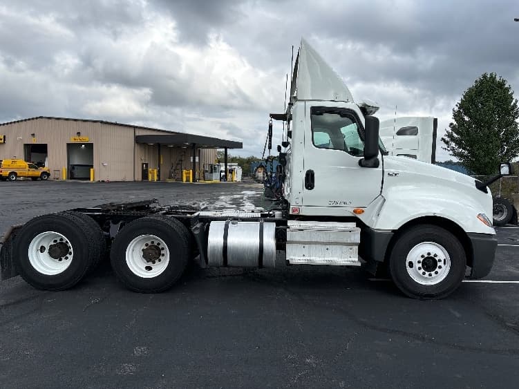 2018 International LT in Middlefield, OH — photo 8