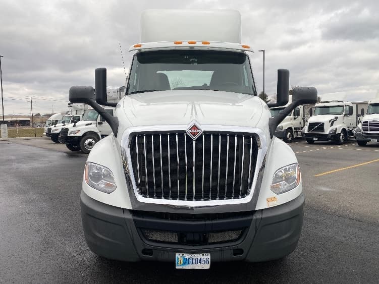 2018 International LT in Piqua, OH — photo 2