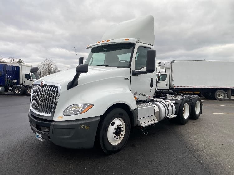 2018 International LT in Piqua, OH — photo 3