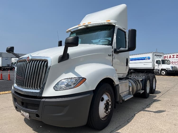 2018 International LT in Indianapolis, IN — photo 3