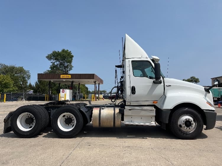 2018 International LT in Indianapolis, IN — photo 8