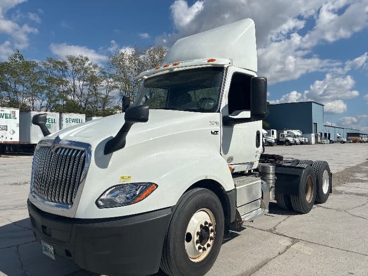 2018 International LT in Wilmington, OH — photo 3