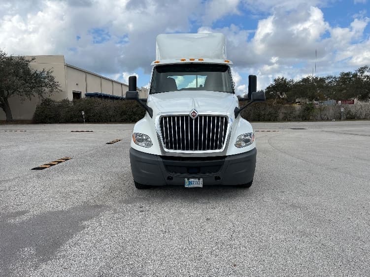 2018 International LT in Tampa, FL — photo 2