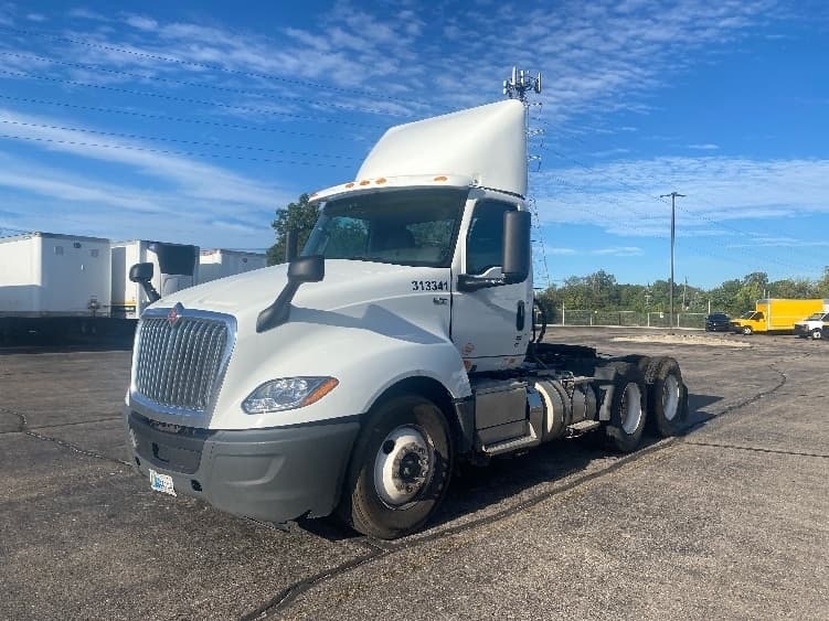 2018 International LT in Allen Park, MI — photo 3